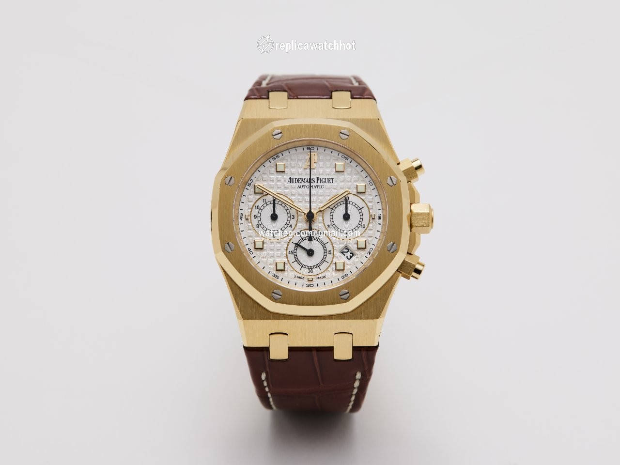 Audemars Piguet Royal Oak Chronograph Mens watch Unisex Automatic Yellow gold 26022BA.OO.D088CR.01 2