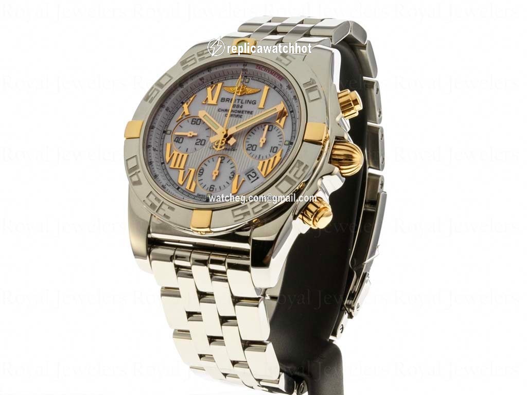 Breitling Chronomat 44 Gold Steel IB011012 A692 2