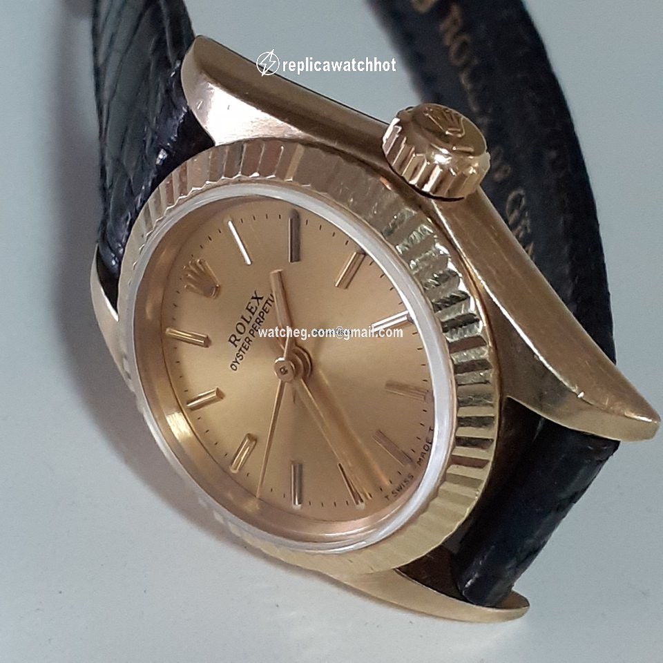 Rolex Oyster Perpetual 26 Womens watch Yellow gold Automatic 67197 2