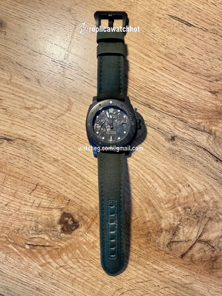 Panerai Mens watch Unisex Automatic Carbon PAM 00979 PAM 979 2