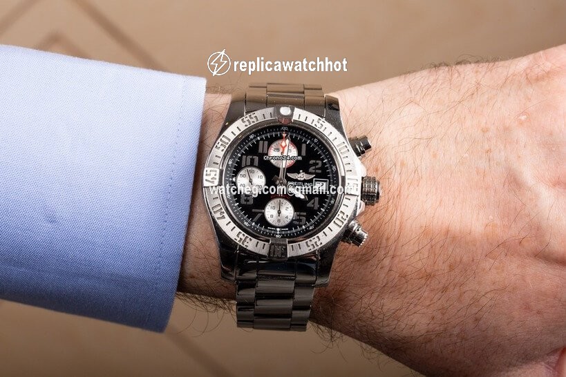 Breitling Avenger II Mens watch Unisex Automatic Steel A1338111 2
