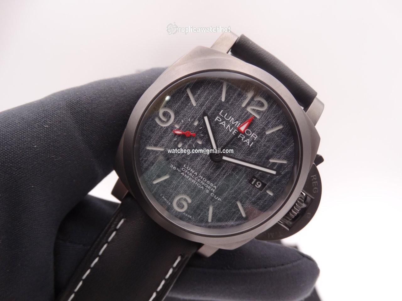 Panerai Luminor GMT Automatic Mens watch Unisex Automatic Titanium PAM 01036 2