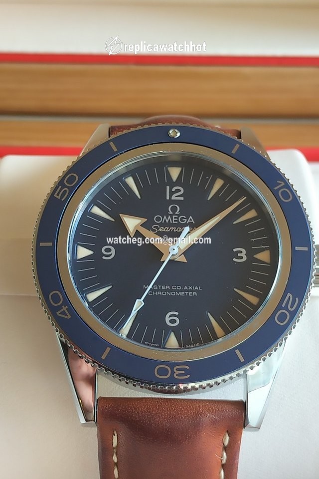 Omega Seamaster 300 Mens watch Unisex Automatic Titanium 233.92.41.21.03.001 2