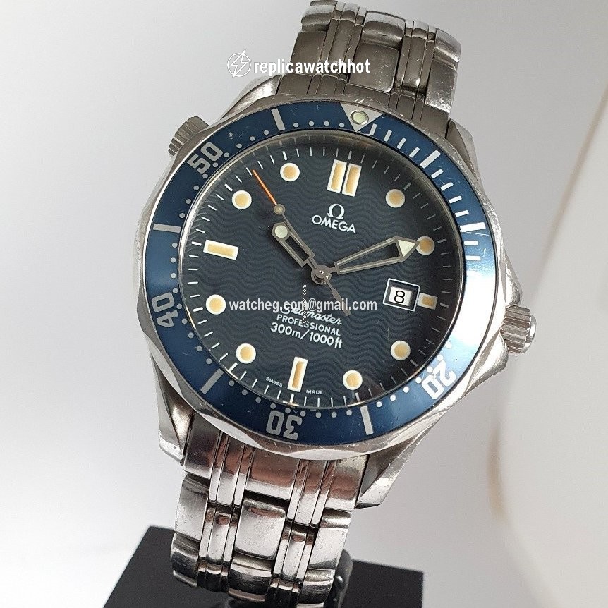 Omega Seamaster Diver 300 M Mens watch Unisex Quartz Steel 25418000 2