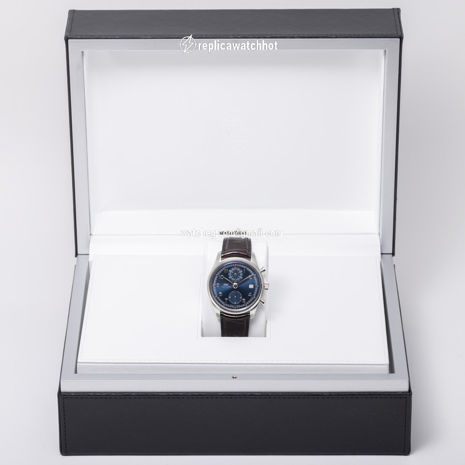 IWC Portuguese Chronograph Mens watch Unisex Automatic Steel IW390406 2