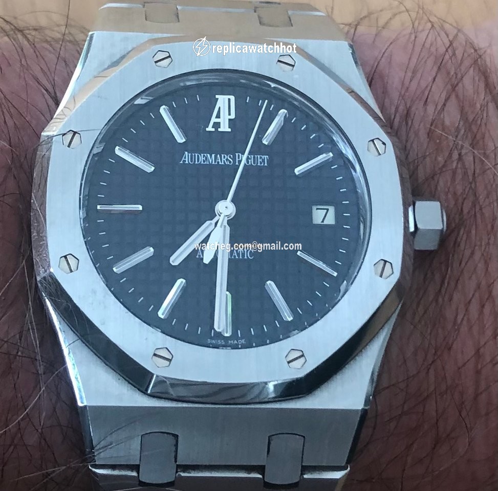 Audemars Piguet Royal Oak Selfwinding Mens watch Unisex Automatic Steel 15300ST.OO.1220ST.02 2