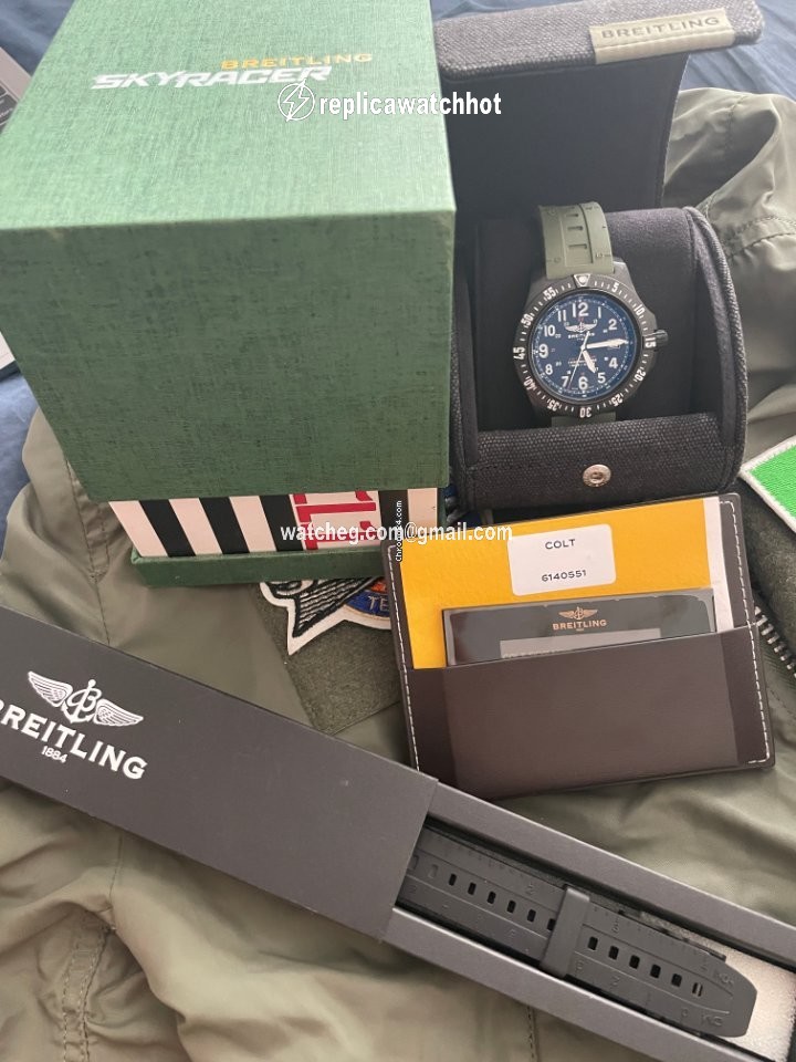 Breitling Colt Skyracer Mens watch Unisex Quartz Carbon X74320E4 BF87 2