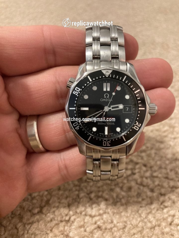 Omega Seamaster Diver 300 M Mens watch Unisex Quartz Steel 21230366101001 2