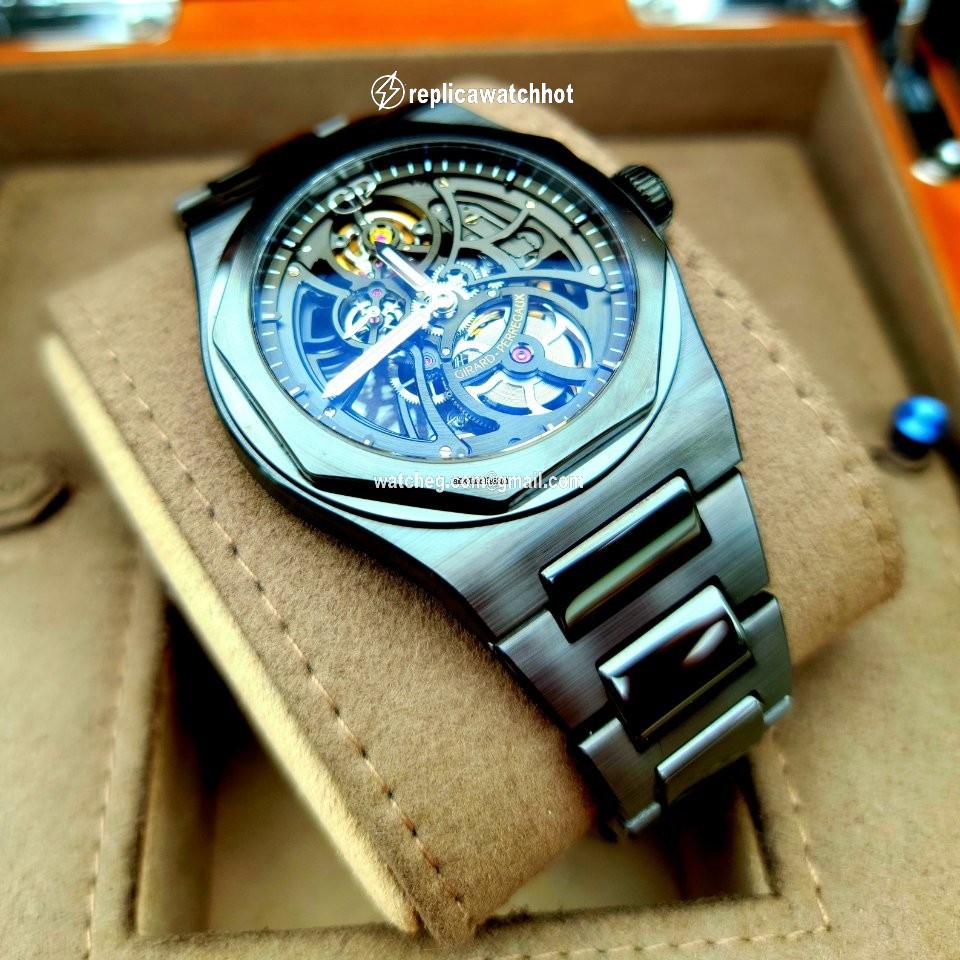 Girard Perregaux Laureato Mens watch Unisex Automatic Ceramic 81015-32-001-32A 2