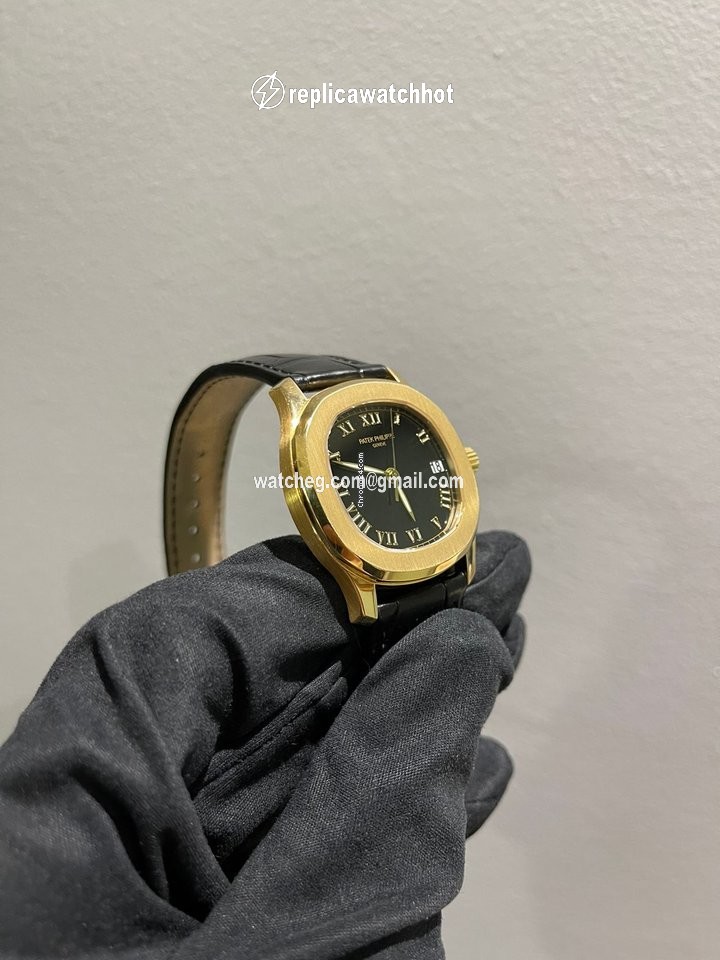 Patek Philippe Aquanaut Mens watch Unisex Automatic Yellow gold 5060 2
