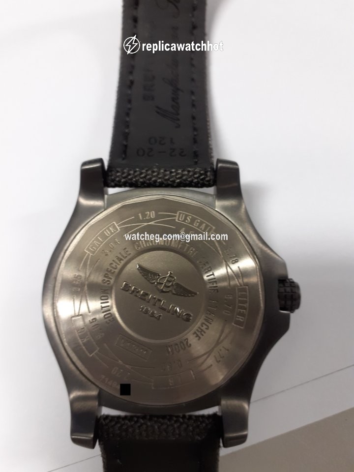 Breitling Avenger Blackbird 44 Mens watch Unisex Automatic Titanium V17311101B1W1 2