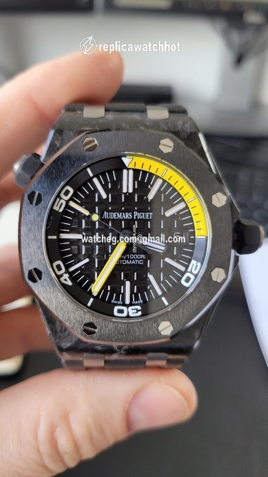 Audemars Piguet Royal Oak Offshore Diver Mens watch Unisex Automatic Carbon 15706AU.00.A002CA.01 2