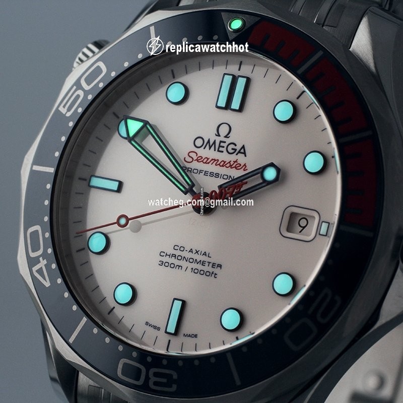 Omega Seamaster Diver 300 M Mens watch Unisex Automatic 212.32.41.20.04.001 2