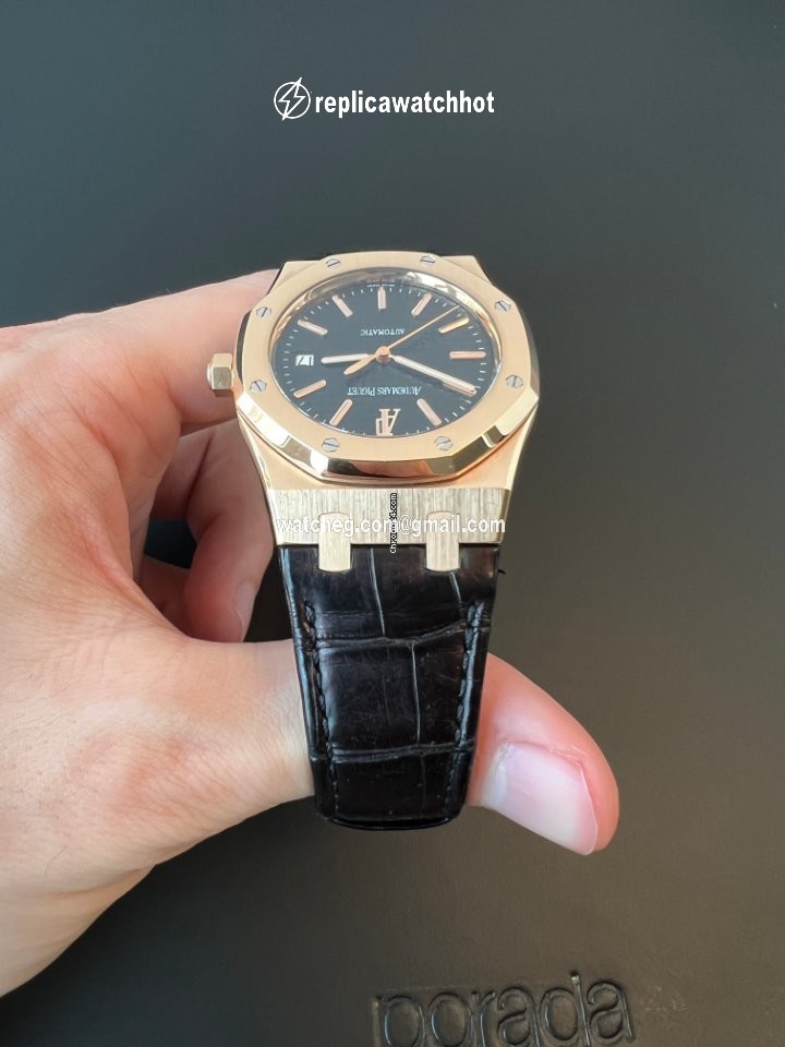 Audemars Piguet Royal Oak Selfwinding Mens watch Unisex Automatic Rose gold 15300OR.OO.D002CR.01 2
