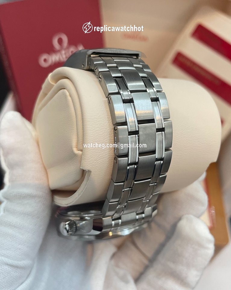 Omega Seamaster Diver 300 M Mens watch Unisex Automatic Steel 210.30.42.20.03.001 2