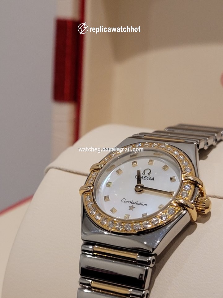 Omega Constellation Womens watch Quartz Gold Steel 1365.71.00 2