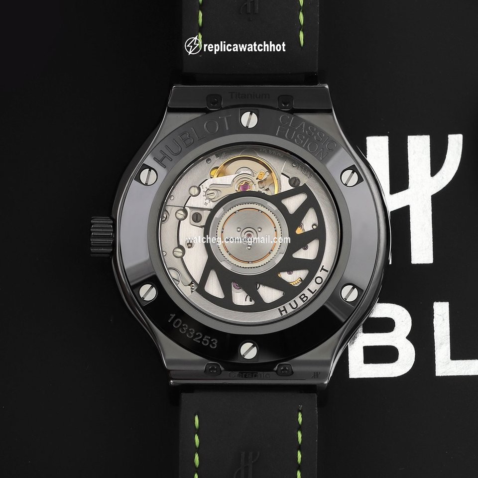 Hublot Classic Fusion 45, 42, 38, 33 mm Womens watch Automatic Ceramic 565.cx.1210.vr.1222 2