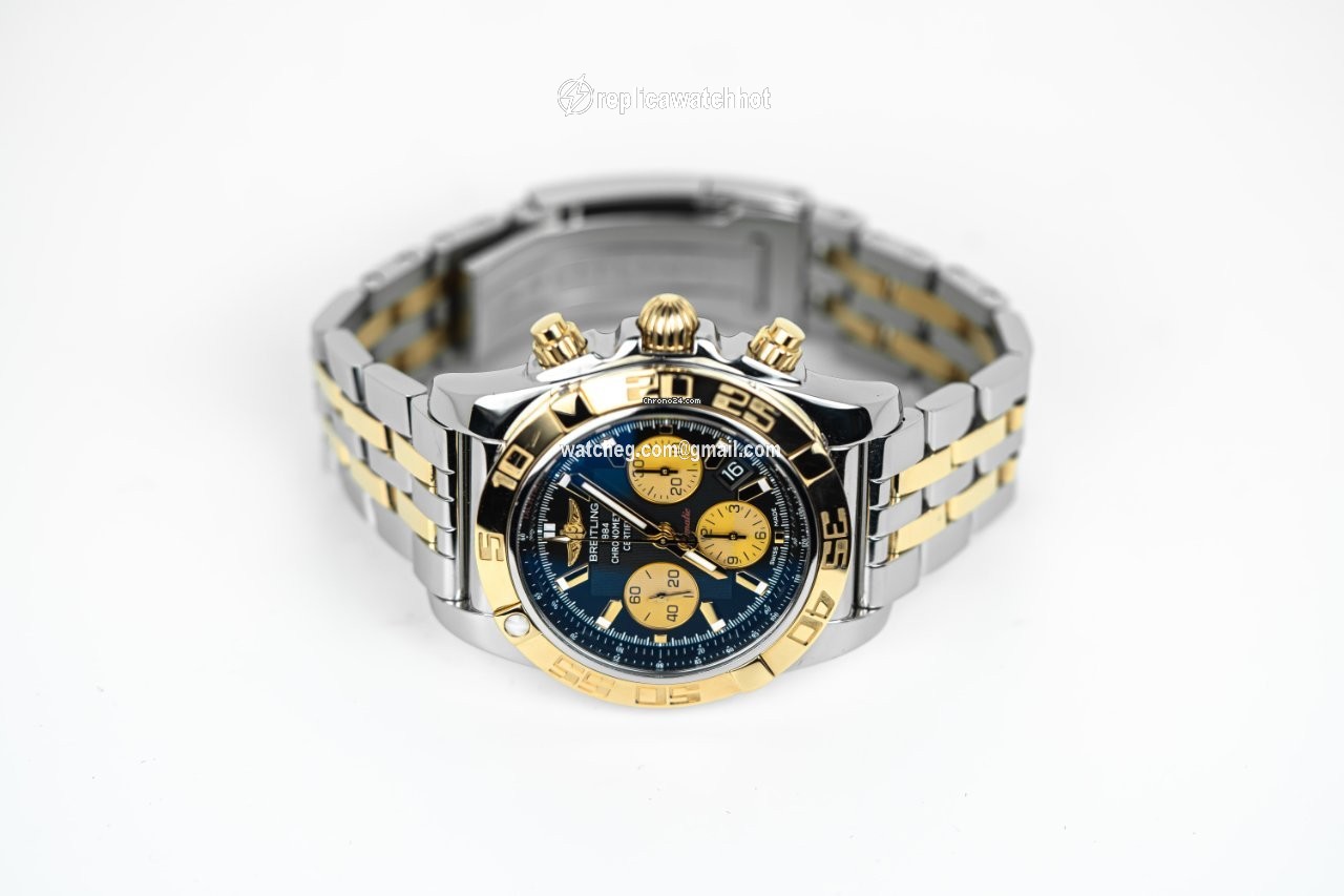 Breitling Chronomat 44 Mens watch Unisex Automatic Gold Steel CB0110121B1C1 2