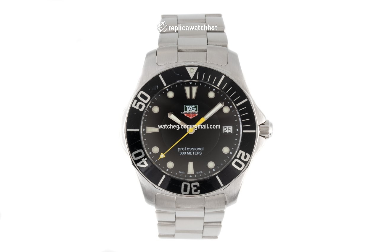 TAG Heuer Aquaracer 300M Mens watch Unisex Quartz Steel WAB1110 2