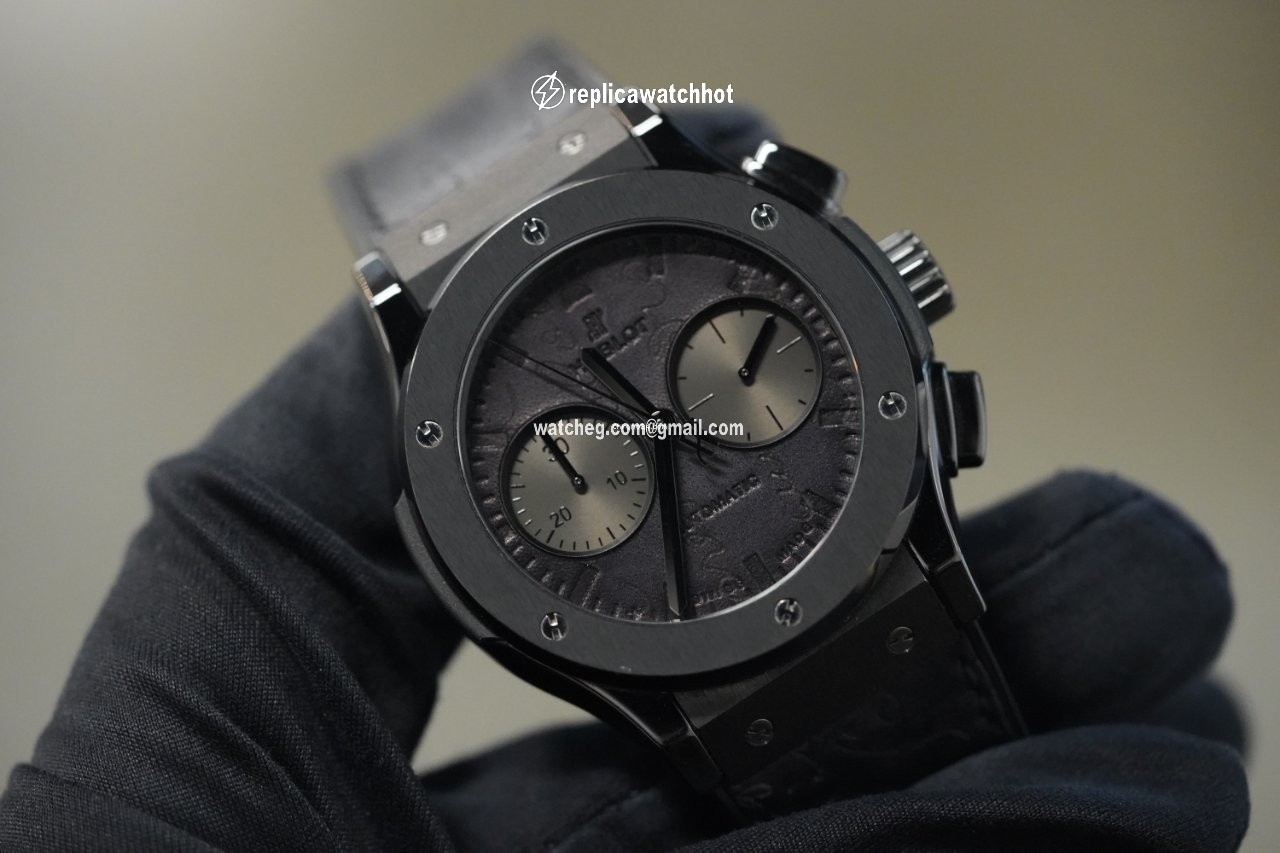 Hublot Classic Fusion Chronograph Mens watch Unisex Automatic Ceramic 521.CM.0500.VR.BER17 2