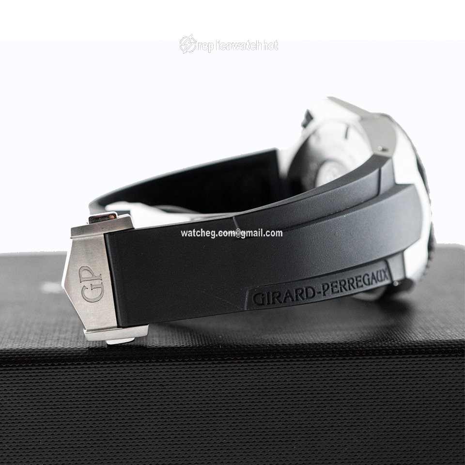 Girard Perregaux Sea Hawk Automatic Steel 49960-11-131-FK6A 2