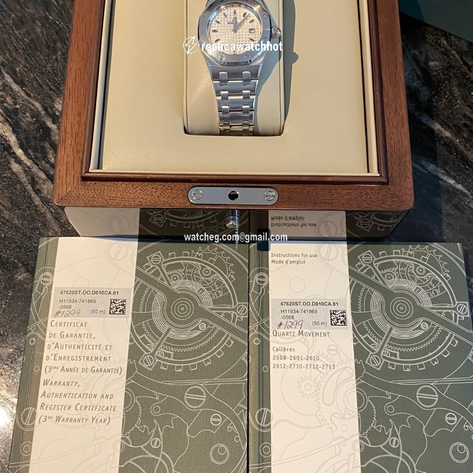 Audemars Piguet Royal Oak Lady Womens watch Quartz Steel 67620ST.OO.D010CA.01 2