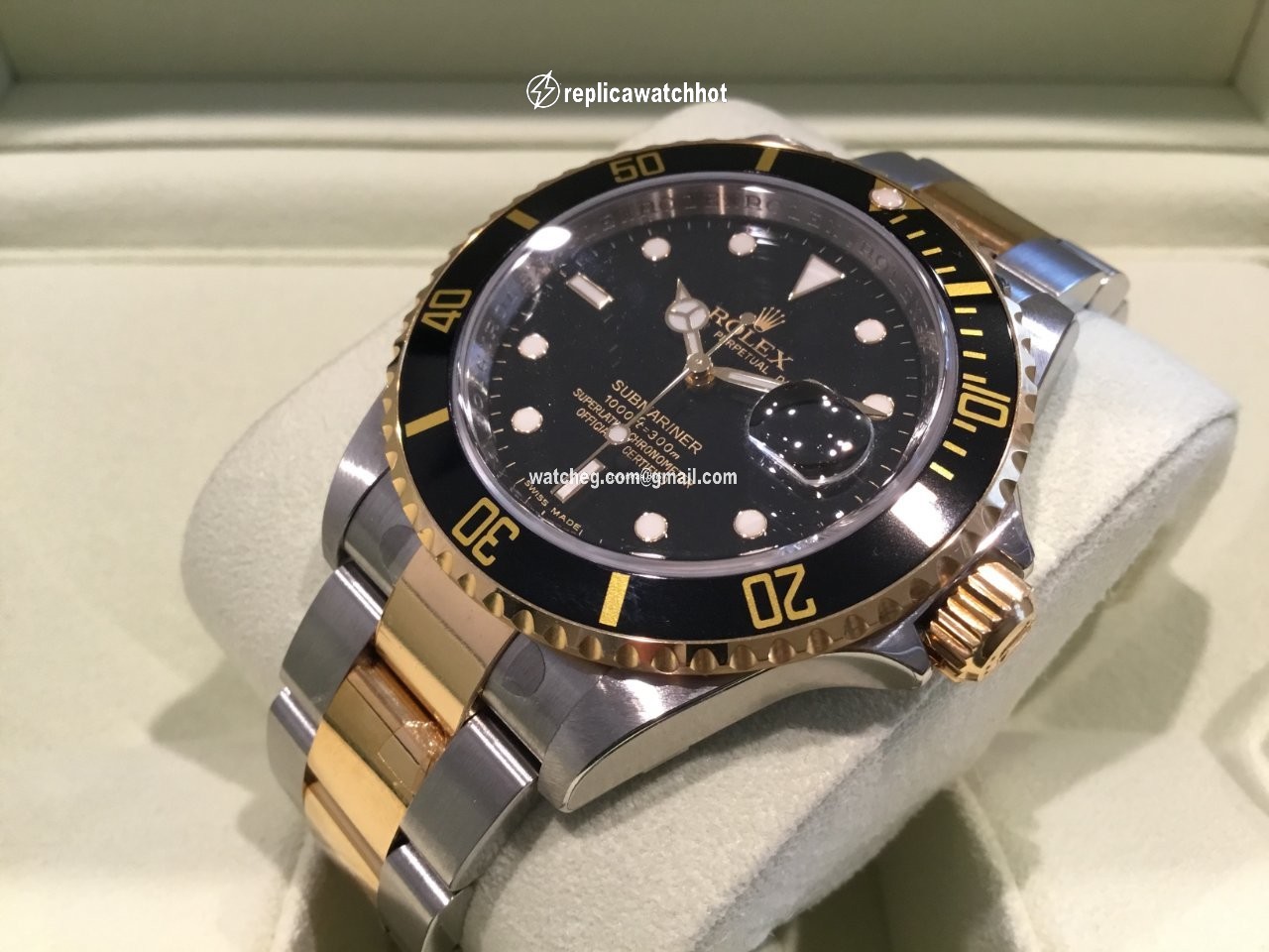 Rolex Submariner Date Mens watch Unisex Gold Steel Automatic 16613N 2