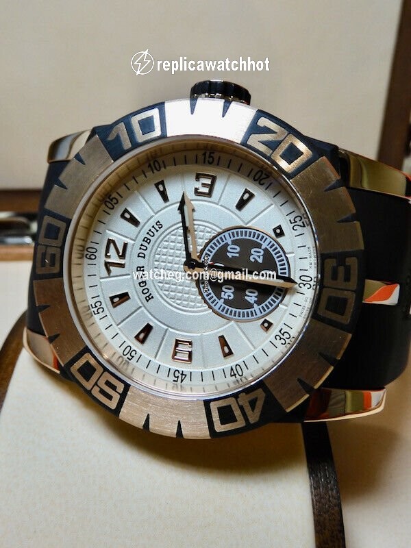 Roger Dubuis Easy Diver Automatic Rose gold SED46 2