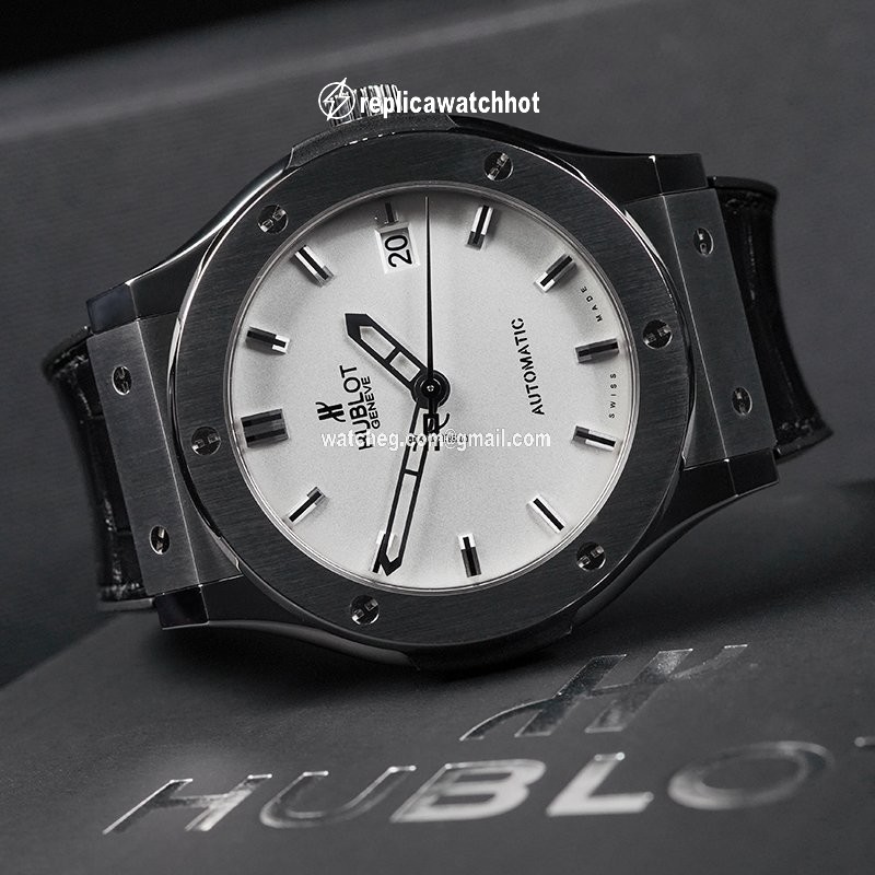 Hublot Classic Fusion 45, 42, 38, 33 mm Mens watch Unisex Automatic Titanium 511.NX.2610.LR 2