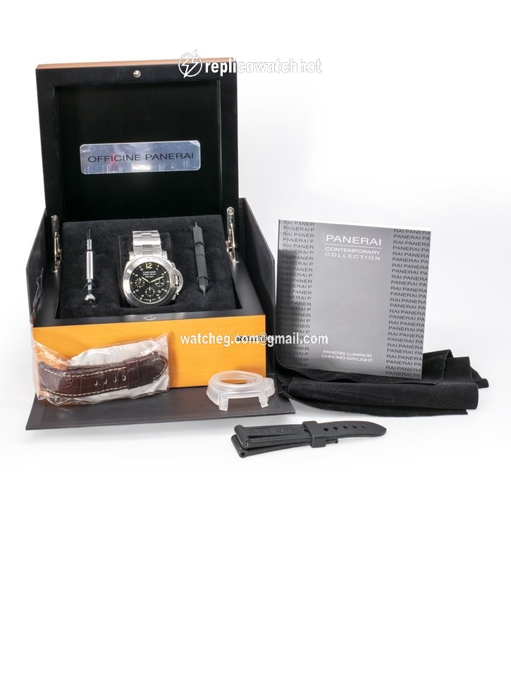Panerai Luminor Chrono Mens watch Unisex Automatic Steel PAM00236 2
