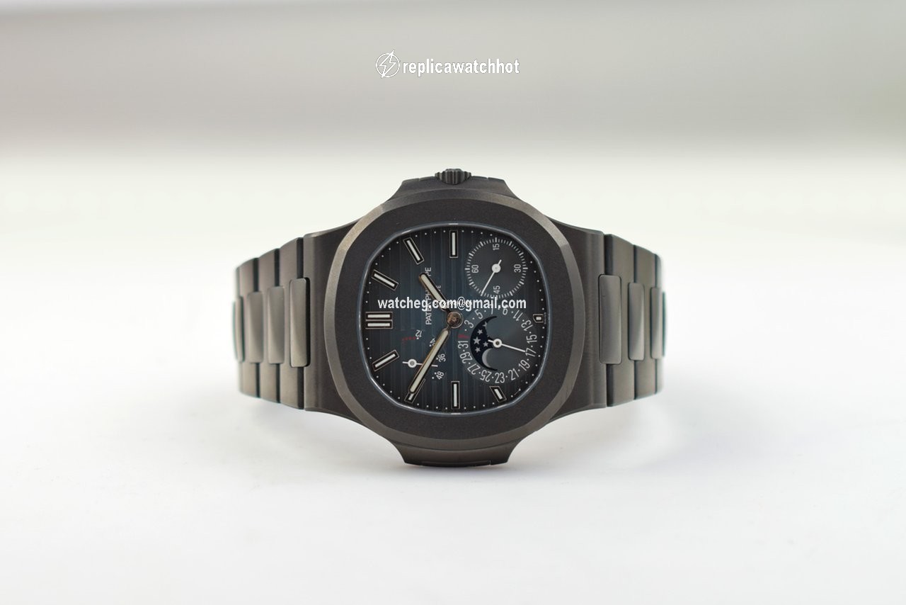 Patek Philippe Nautilus Automatic Steel 5712 2