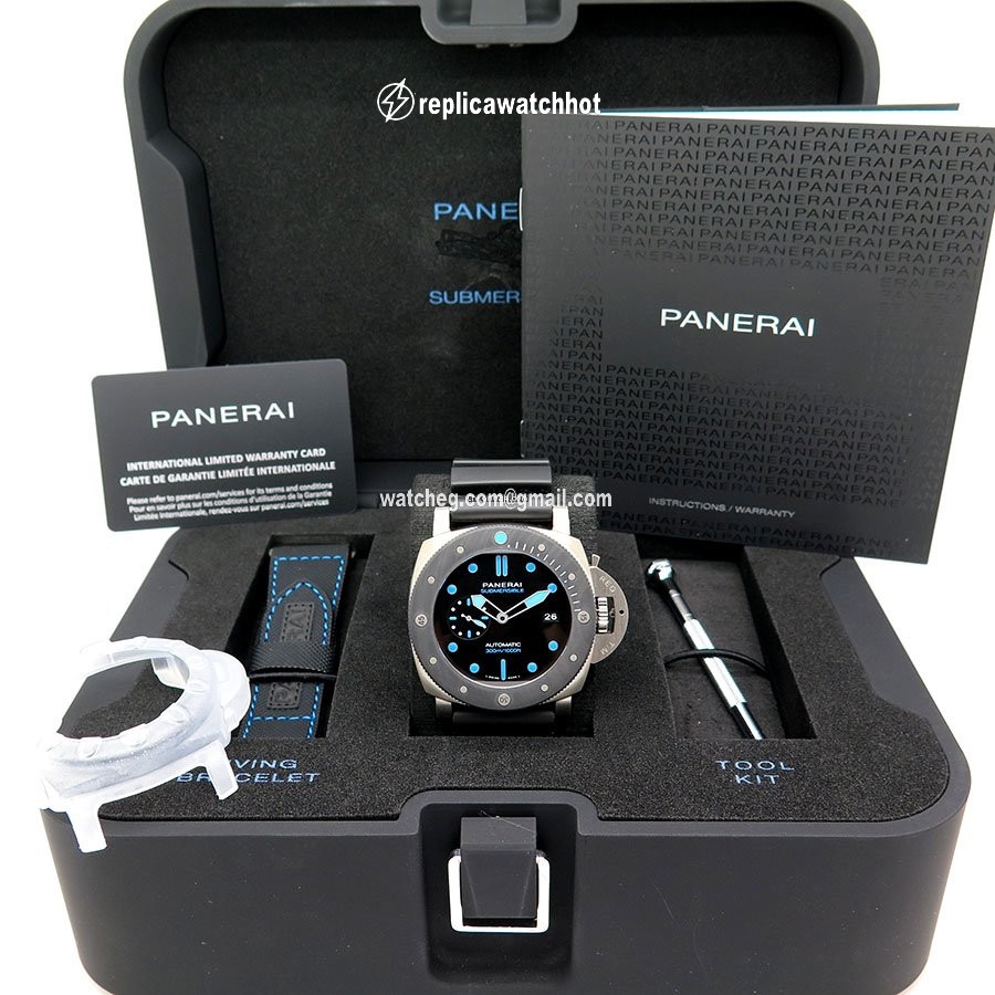 Panerai Luminor Submersible Mens watch Unisex Automatic Carbon PAM 799 2