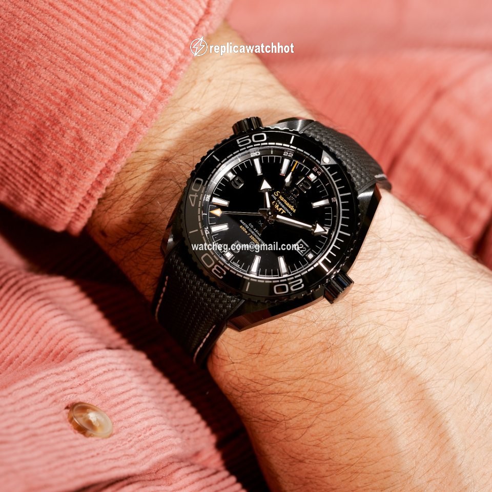 Omega Seamaster Planet Ocean Mens watch Unisex Automatic Ceramic 215.92.46.22.01.001 2