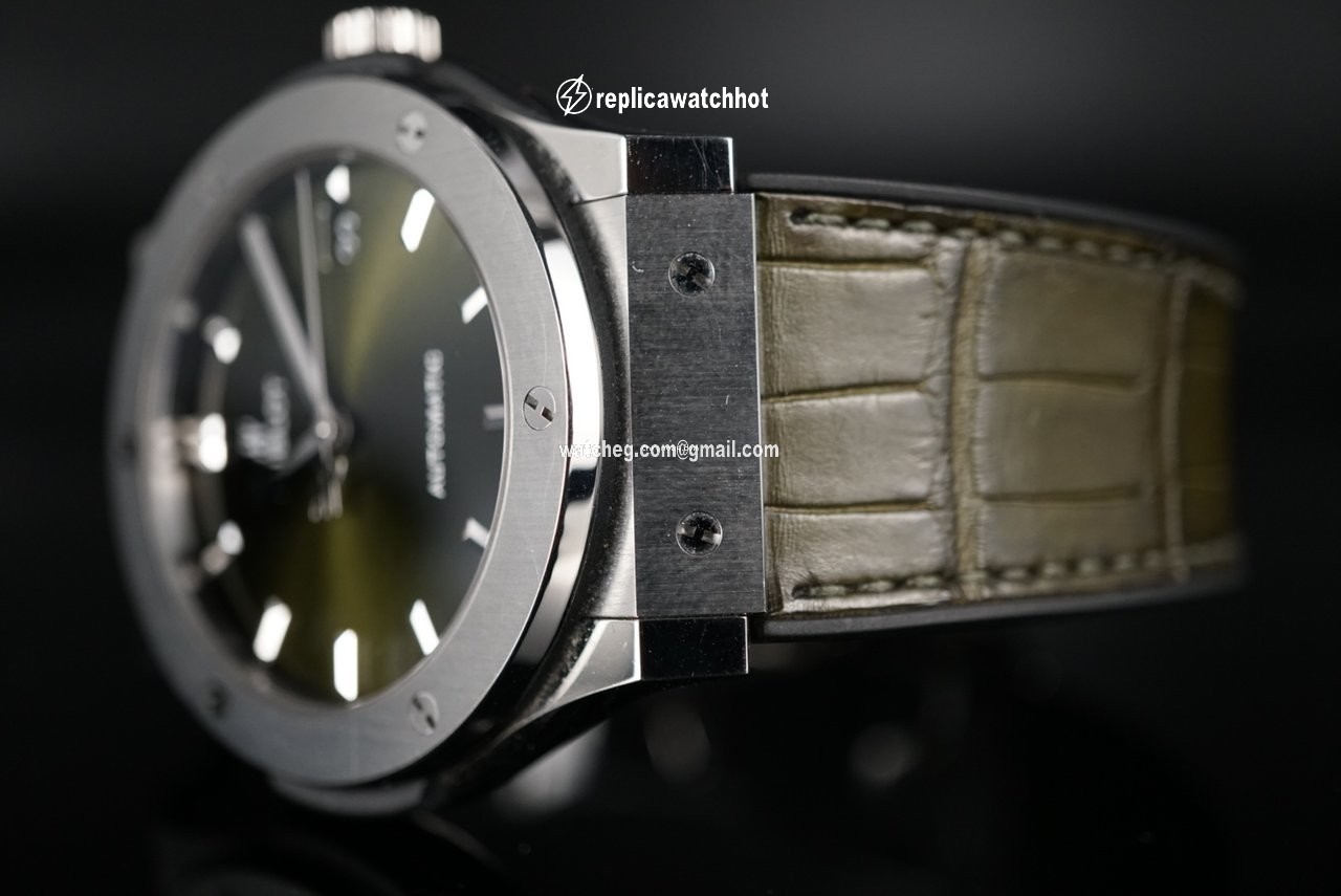 Hublot Classic Fusion 45, 42, 38, 33 mm Mens watch Unisex Automatic Titanium 511.NX.8970.LR 2