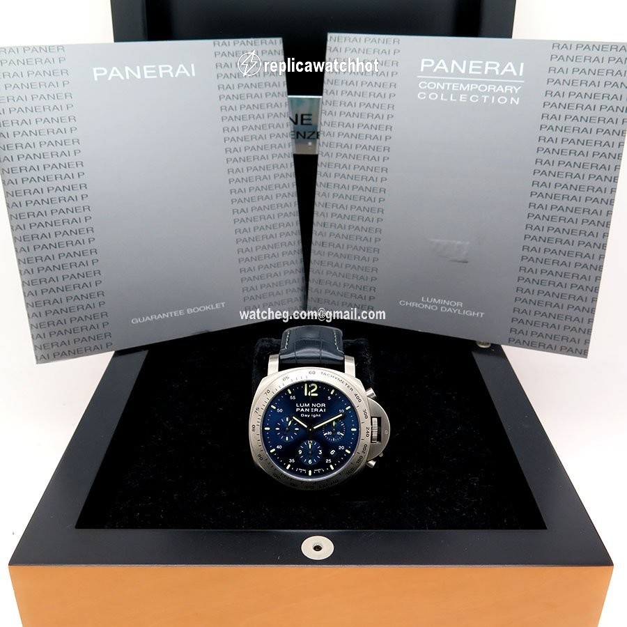 Panerai Luminor Chrono Titanium PAM 326 2