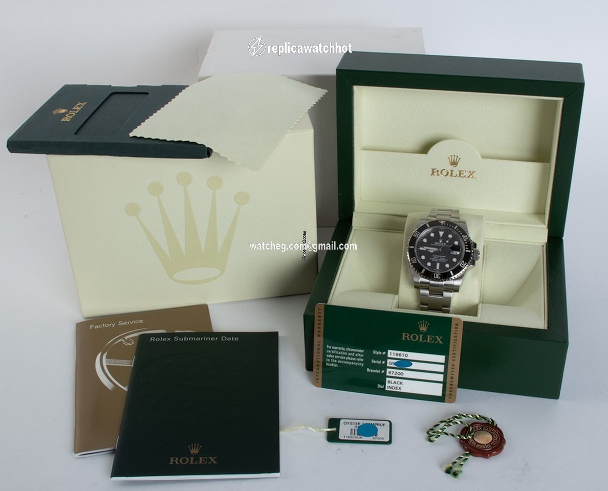 Rolex Submariner Date Mens watch Unisex Steel Automatic 116610 LN 2