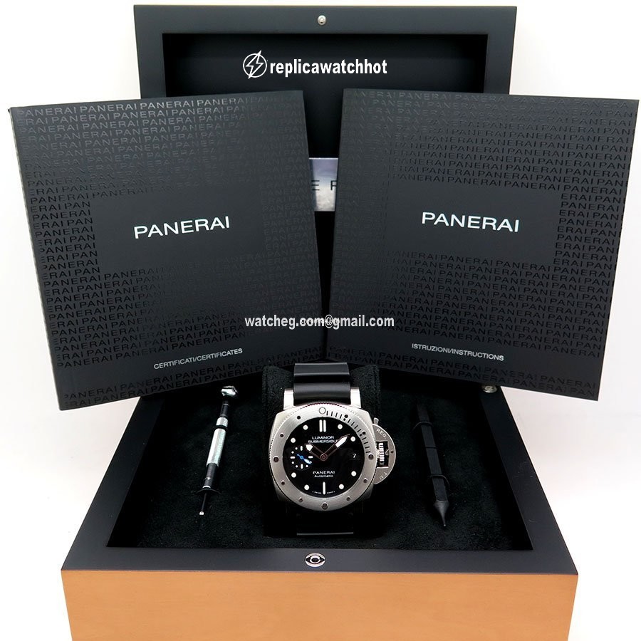 Panerai Luminor Submersible 1950 3 Days Automatic Mens watch Unisex Automatic Steel PAM 682 2