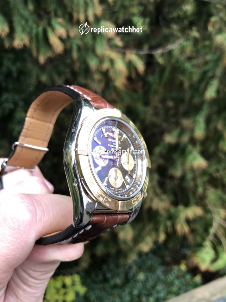 Breitling Chronomat 44 Mens watch Unisex Automatic Steel CB011012Q576 2