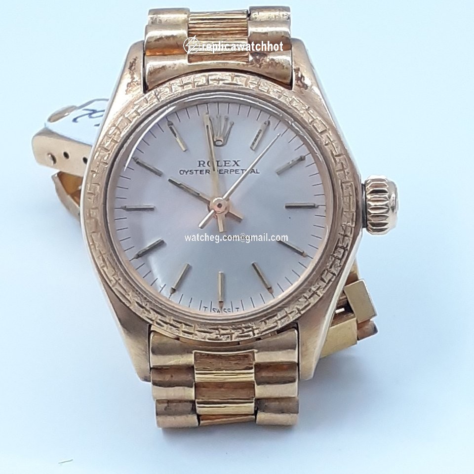 Rolex Oyster Perpetual 26 Womens watch Yellow gold Automatic 6802 2