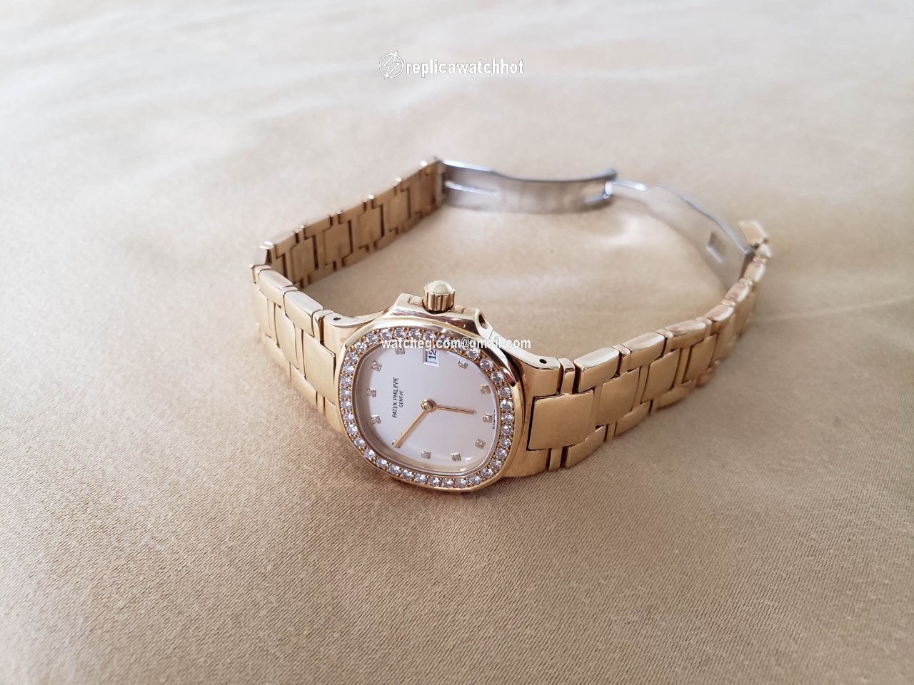 Patek Philippe Nautilus Womens watch Quartz Yellow gold 4700 2