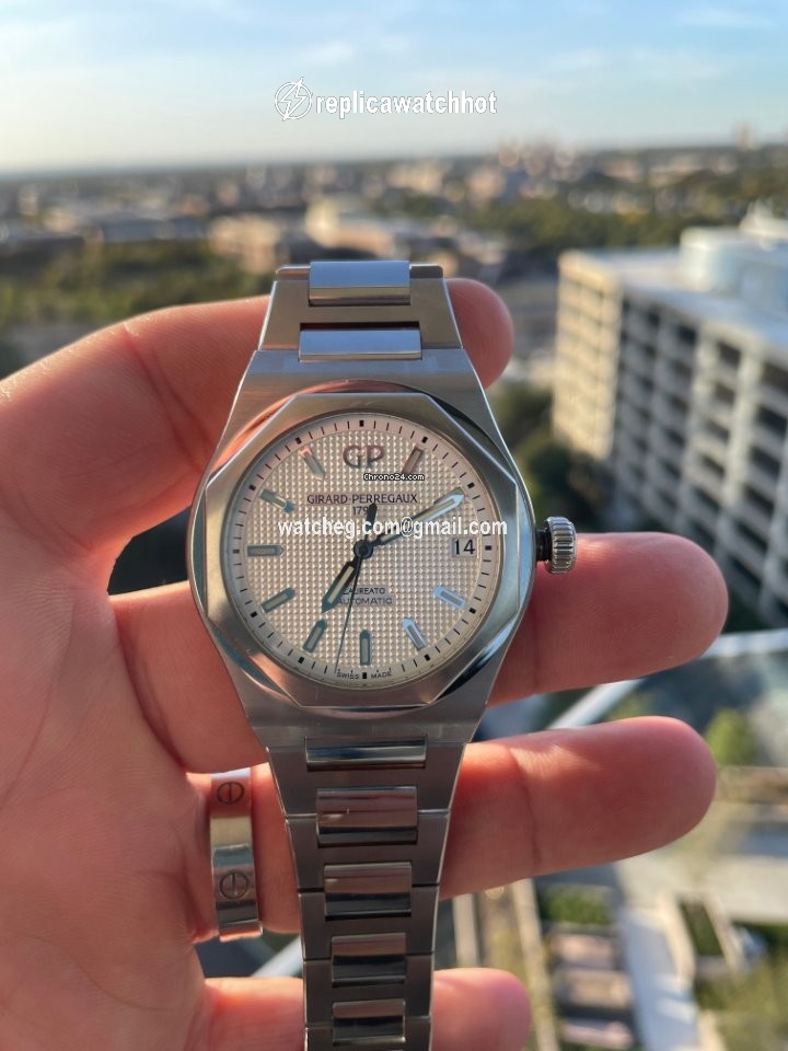 Girard Perregaux Laureato Mens watch Unisex Automatic Steel 81010-11-131-11A 2