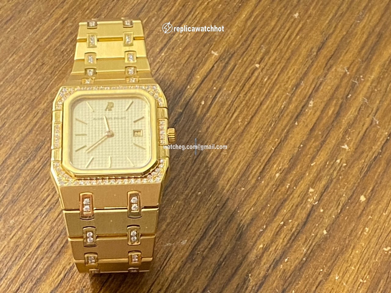 Audemars Piguet Royal Oak Mens watch Unisex Quartz Yellow gold 6005 2