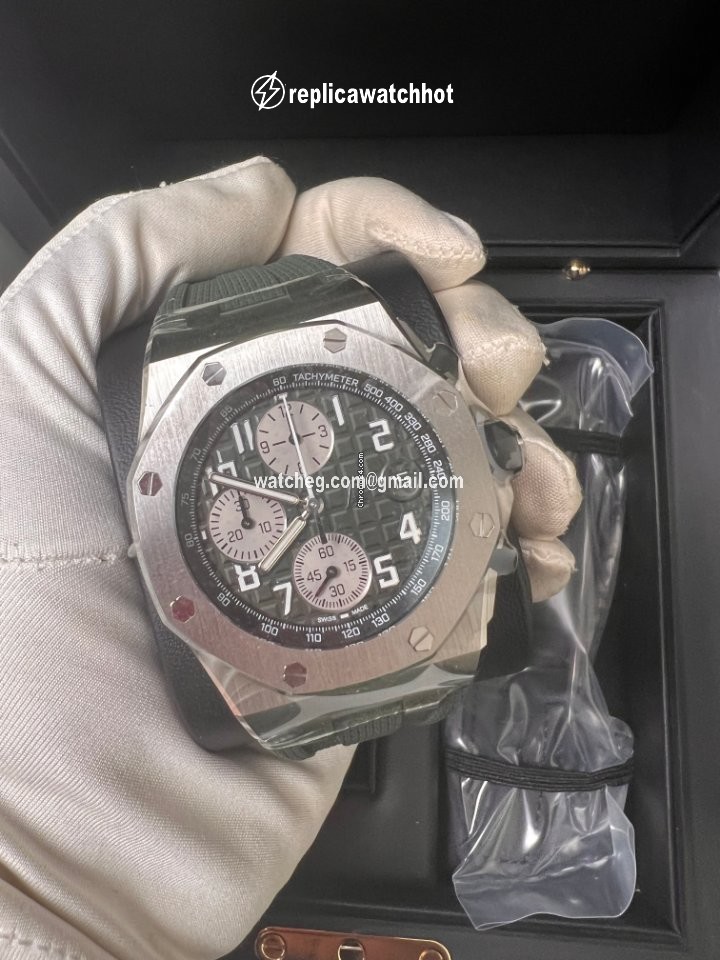Audemars Piguet Royal Oak Offshore Chronograph Mens watch Unisex Automatic Titanium 26238TI.OO.A056CA.01 2