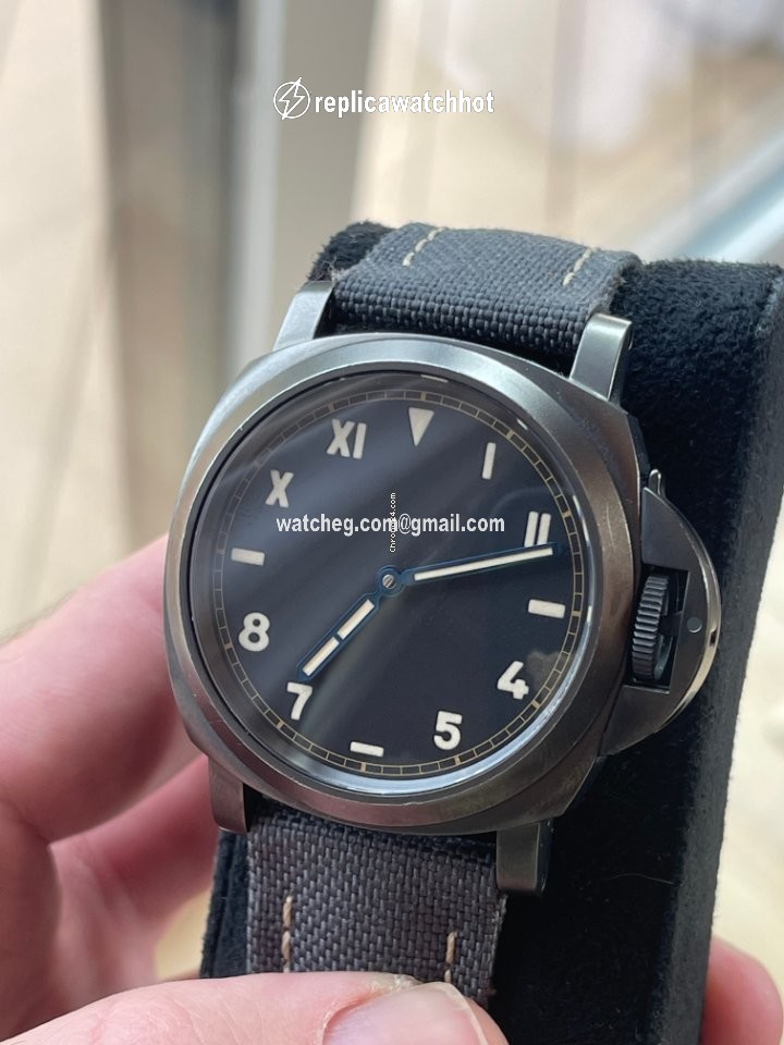Panerai Luminor Mens watch Unisex Manual winding Titanium PAM779 2