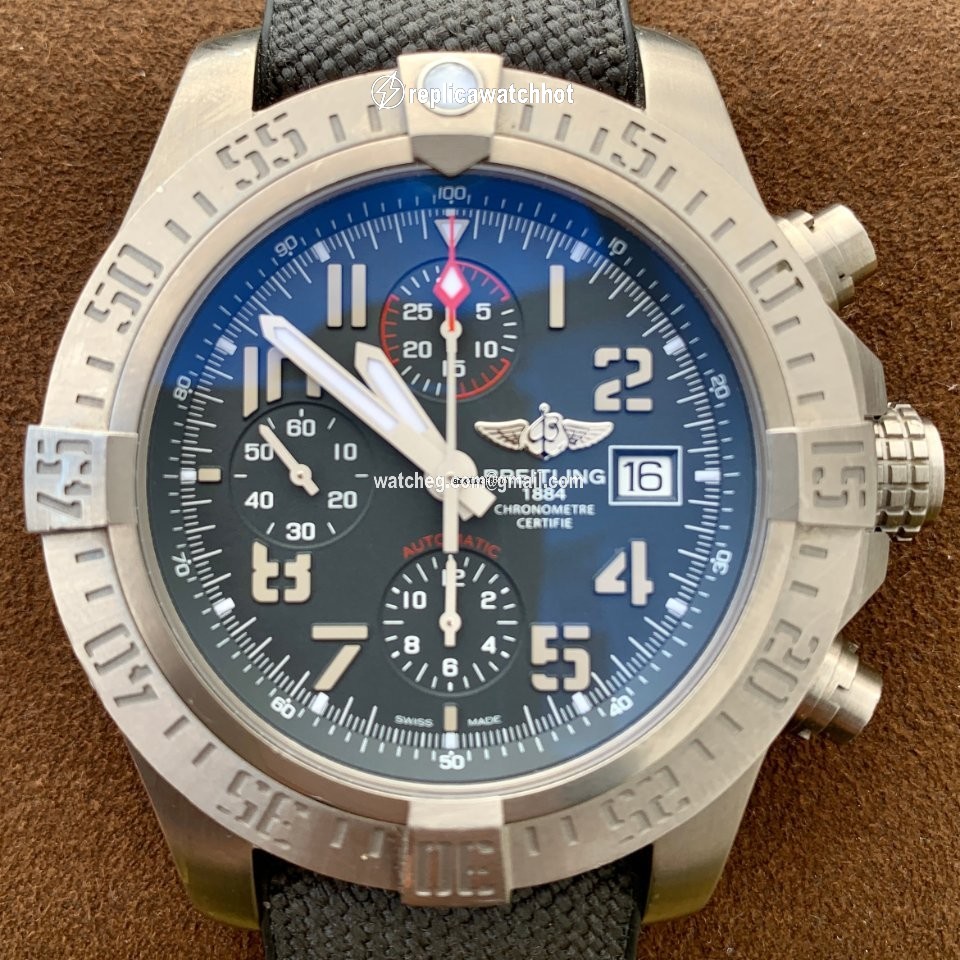 Breitling Avenger Bandit Mens watch Unisex Automatic Titanium E1338310 M534 2