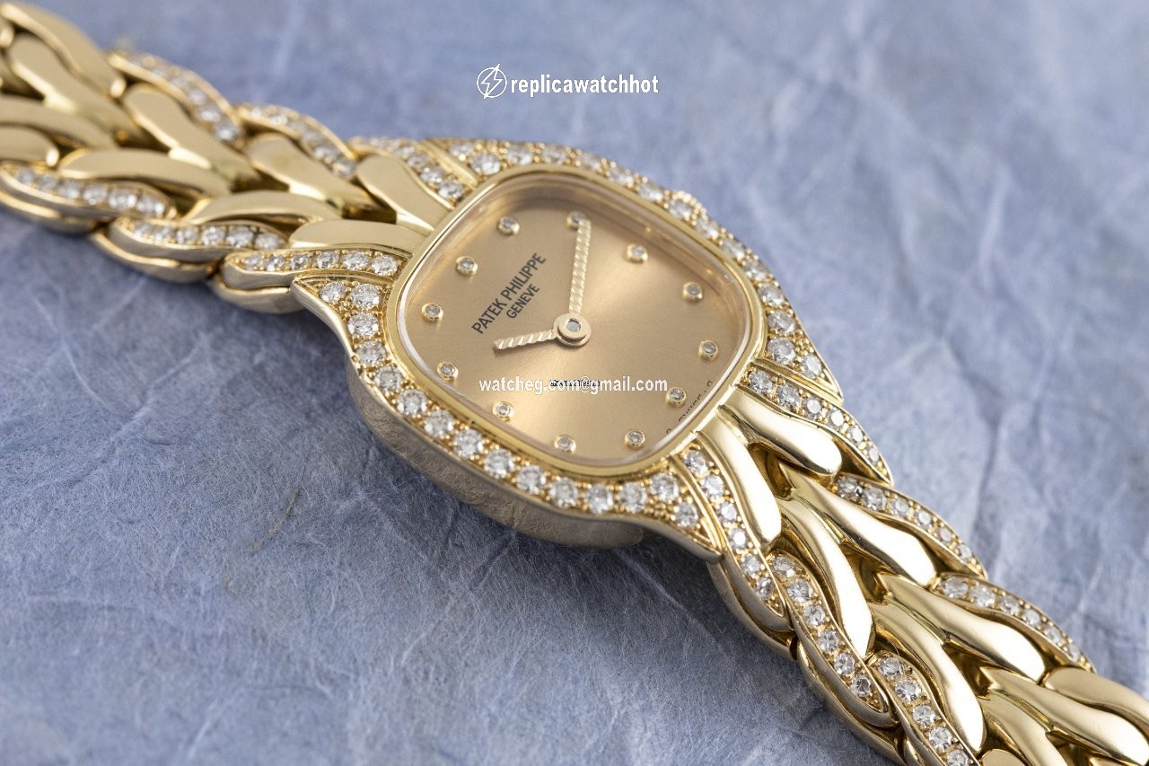 Patek Philippe Womens watch Quartz Yellow gold 4715 3 2