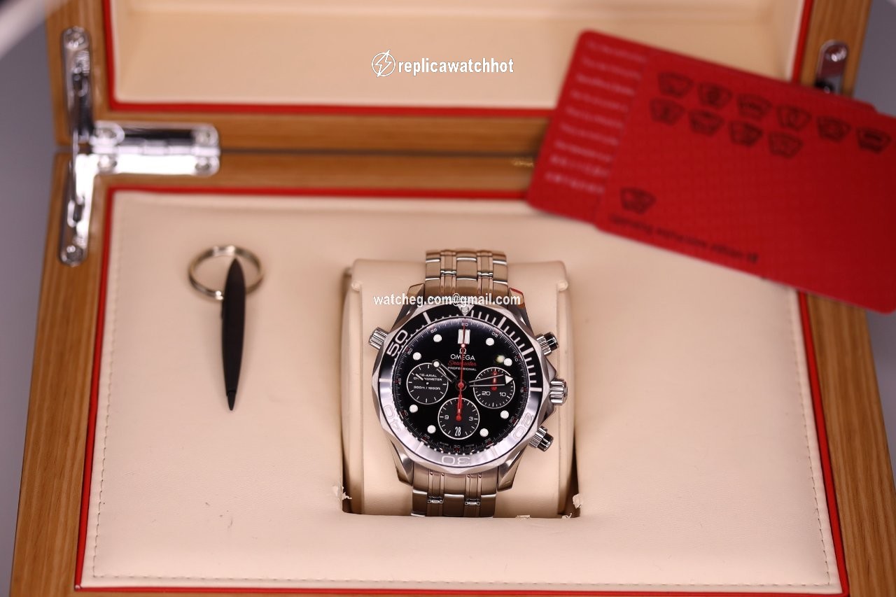 Omega Seamaster Diver 300 M Mens watch Unisex Automatic Steel 212.30.44.50.01.001 2