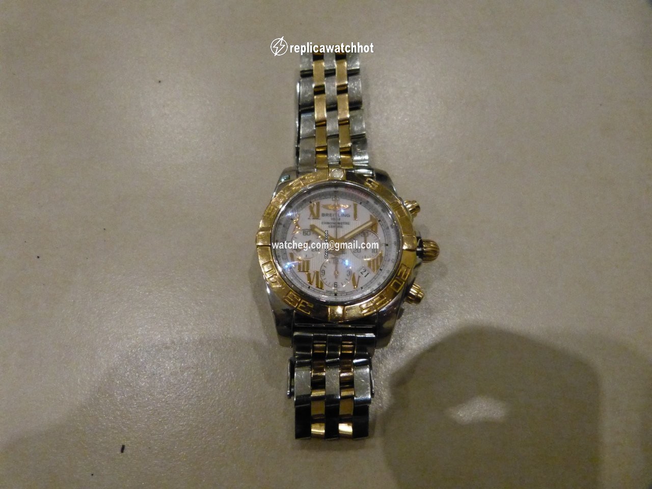Breitling Chronomat 44 Mens watch Unisex Automatic Gold Steel CB 0110 2