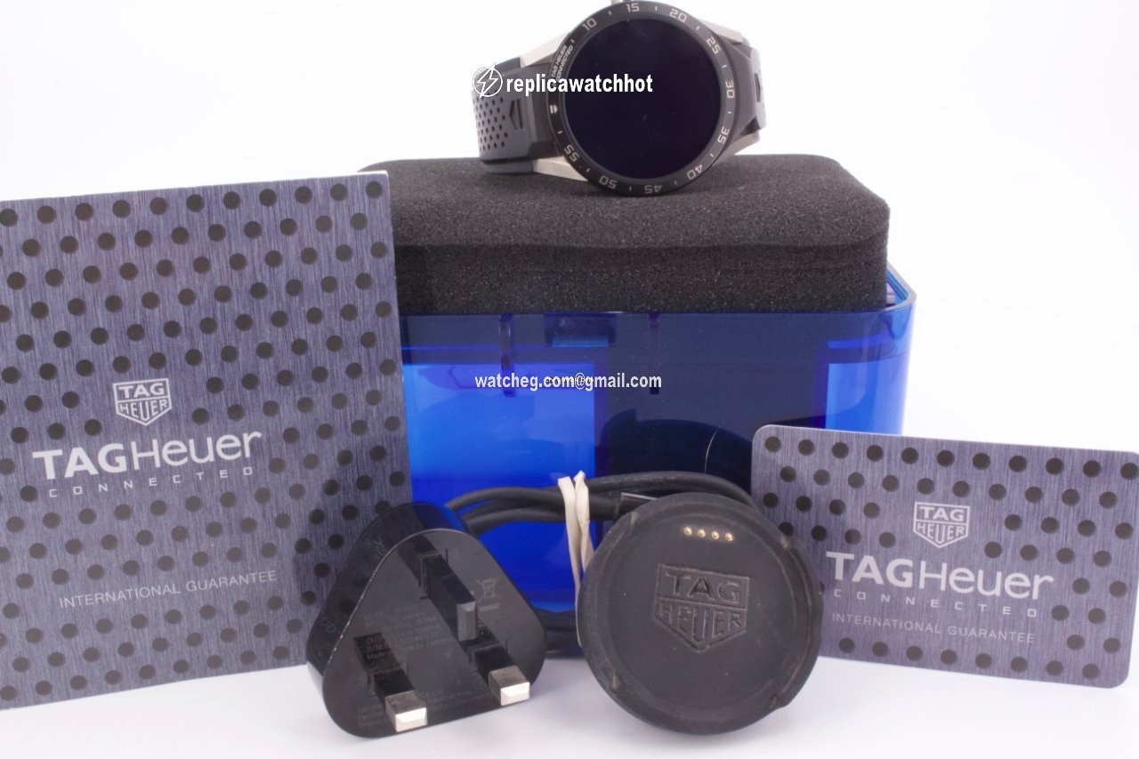 TAG Heuer Connected Mens watch Unisex Quartz Titanium SAR8A80.FT6070 2