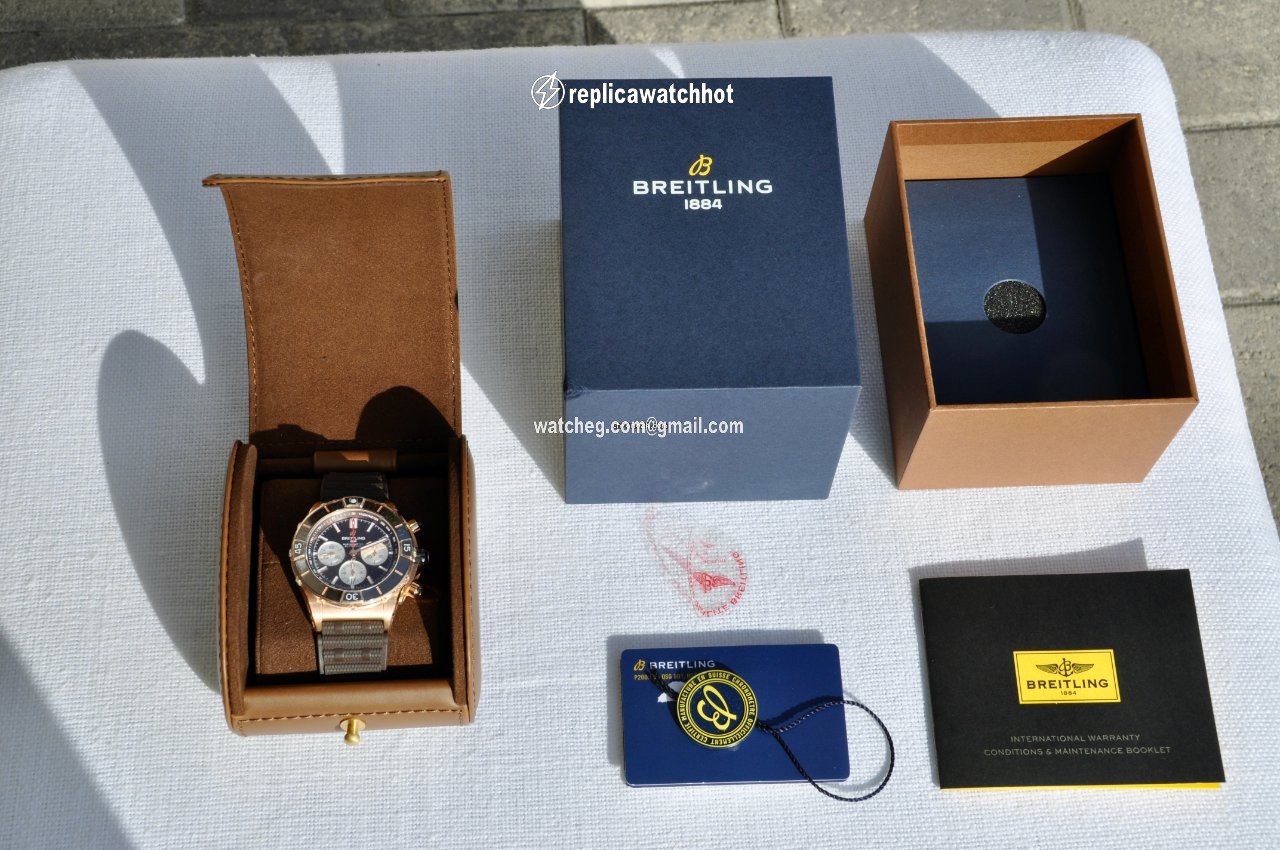 Breitling Chronomat Mens watch Unisex Automatic Rose gold RB0136E31Q1S1 2